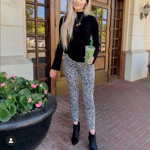 Miss Me Mid Rise Skinny Black Leopard Jeans 28